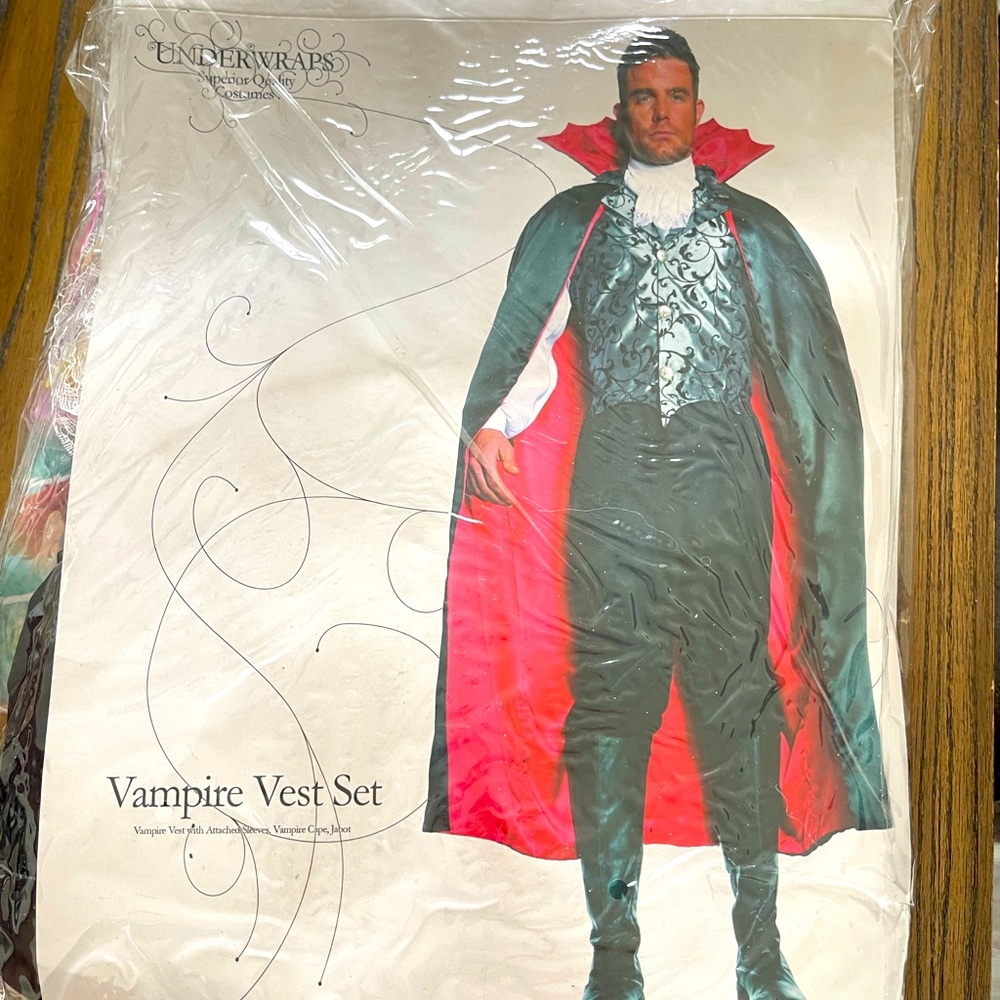 Mens vampire costume